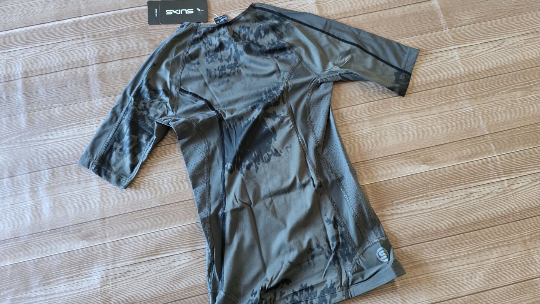 Skins T-shirts: Skins DNAmic Men´s Shirt - L - – Neuf (Voir description) à Thalwil par VitaMini
