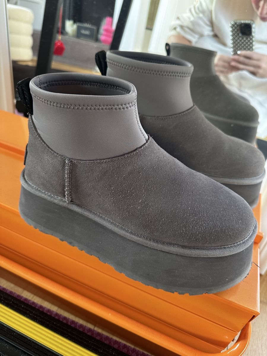 Ugg Scarpe da donna: UGG CLASSIC MINI DIPPER boots snow Plateaustiefelette Zara – Usato da Zürich venduto da Lotta1509 1