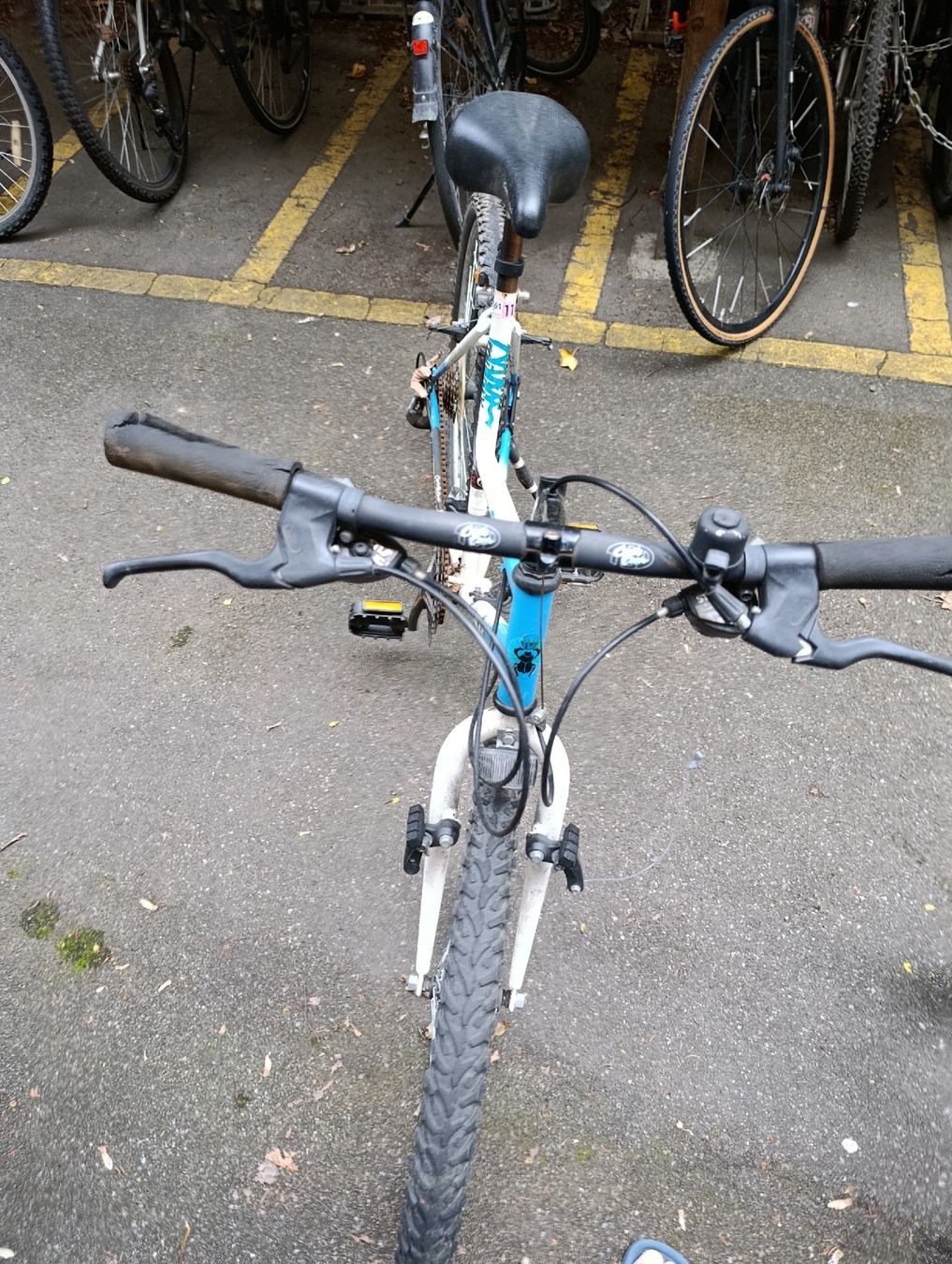 Velos: Velo – Defekt aus Zuerich von Ayda02 1
