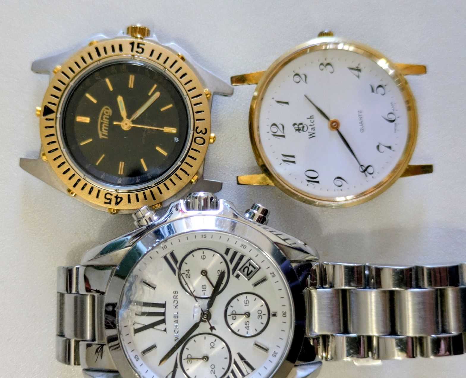 Swiss Montres: Lot de montres  – Défectueux à Châtonnaye par Enjie 4