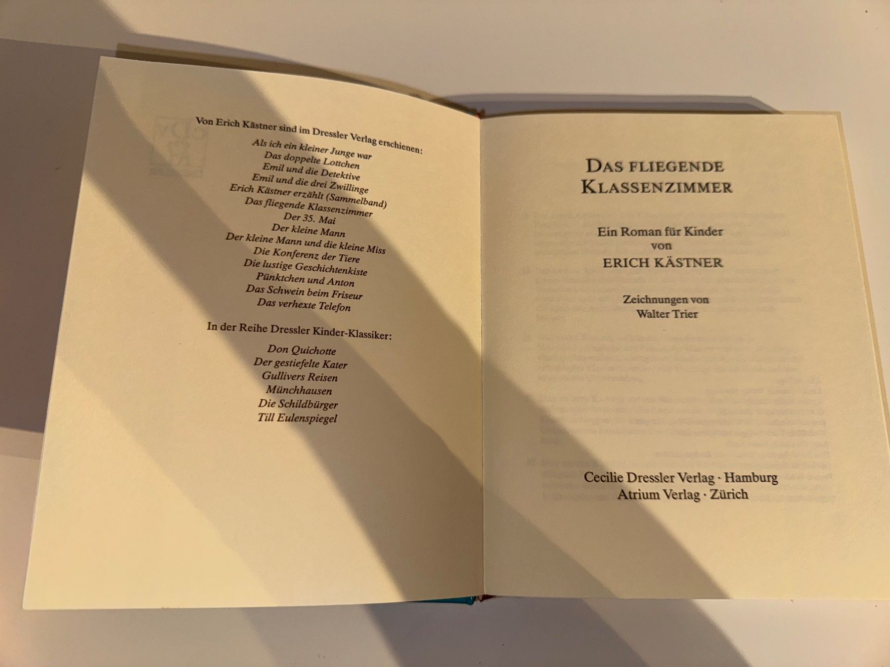 Libri: BUCH: Erich Kästner, Das fliegende Klassenzimmer – Usato da Grosswangen venduto da Kleine.Knoepfe 1