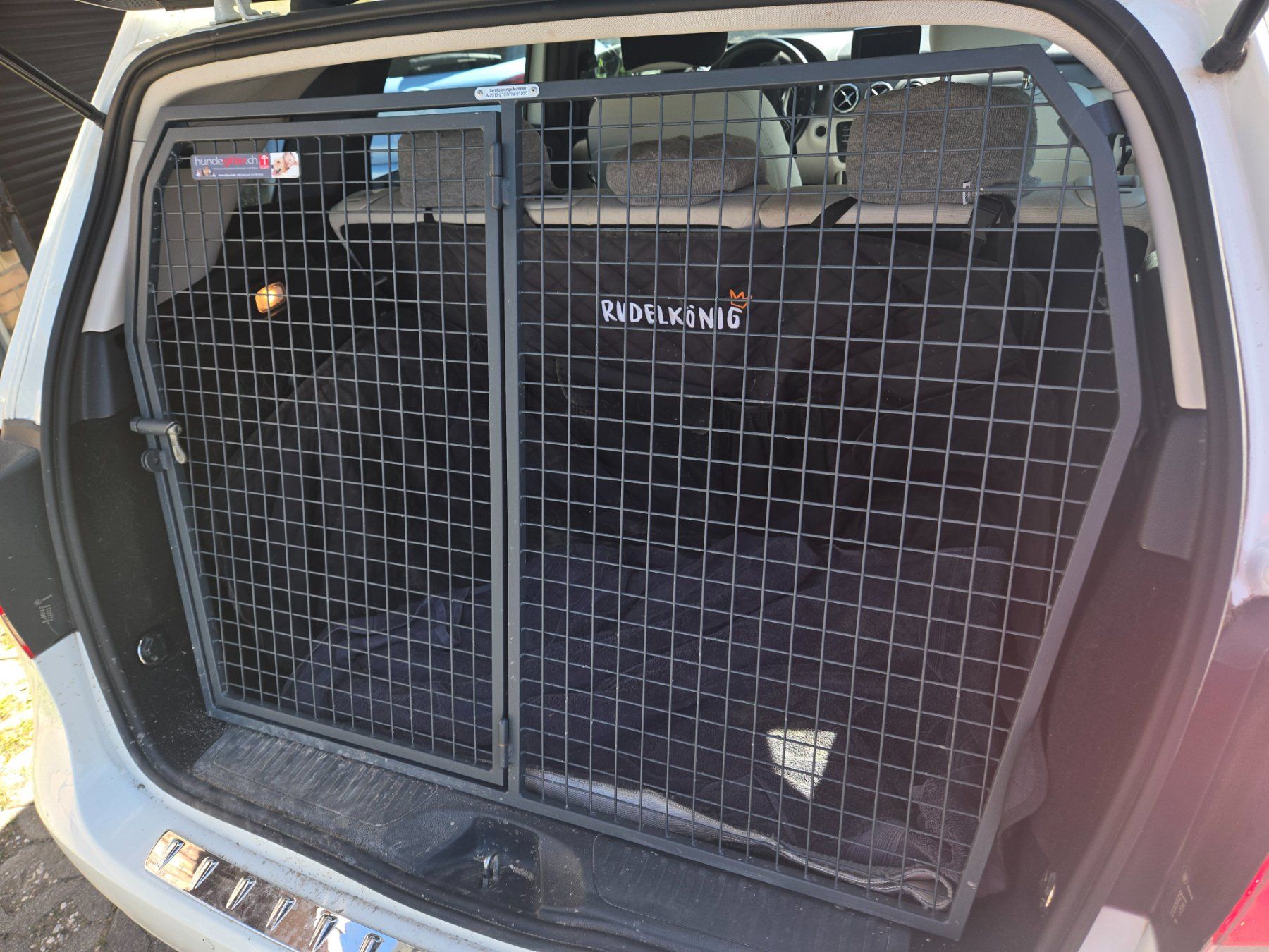 Gabbie, trasporto & Sicurezza: Hundegitter Mercedes B220 – Usato da Kriechenwil venduto da rehal83