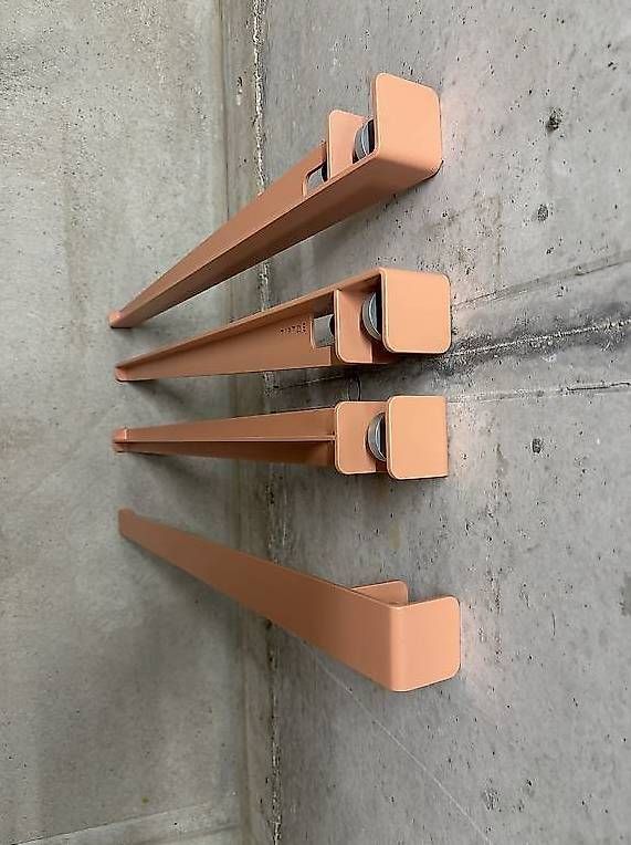 Altri mobili: Lot de 4 pieds de table TIPTOE  75 cm  Rose Cendré – Usato da Zürich venduto da tam_xbl9 2