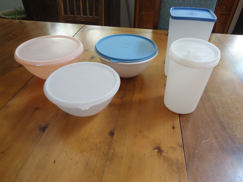 Lot De Boîtes Tupperware Vertes Avec Couvercles - Neuves Jamais Utilisées