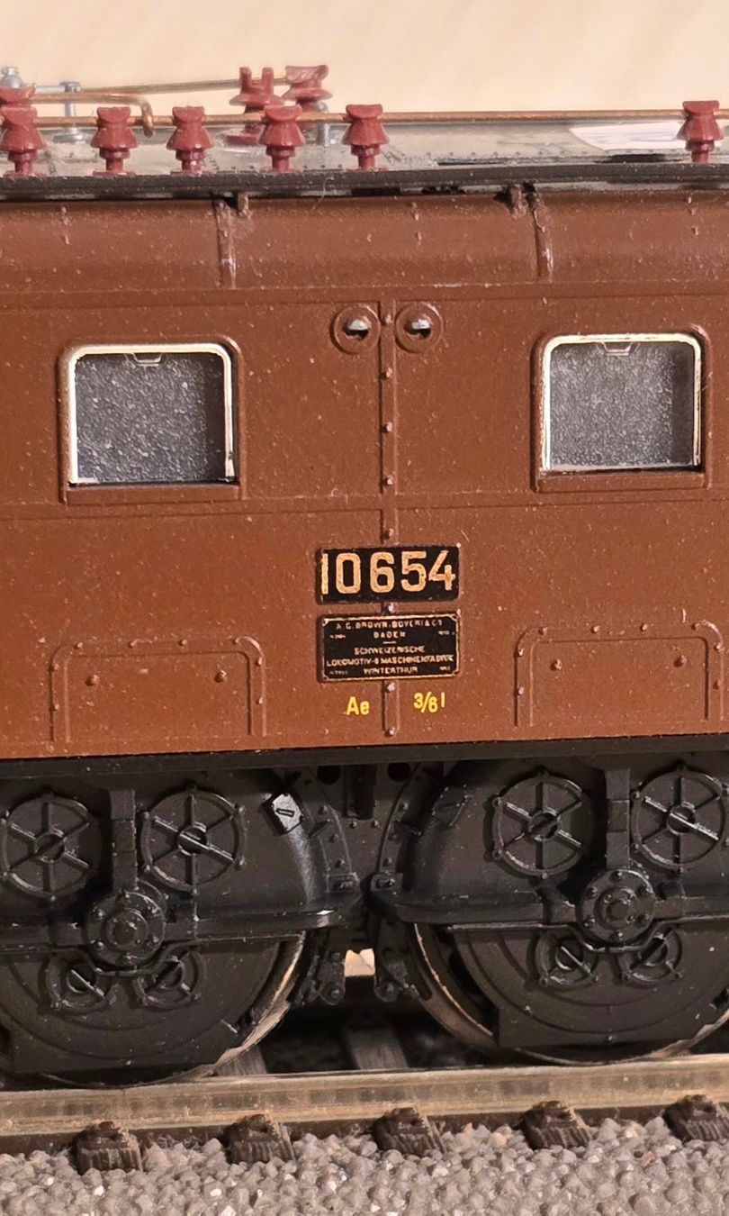 Fleischmann Modelleisenbahnen: FLEISCHMANN - 4345 - SBB - Ae 3/6' - 10654 - braun - digital – Neu (gemäss Beschreibung) aus Biel/Bienne von Fischhene 1