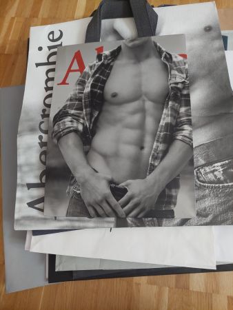 diverse Papiertragetaschen Mode