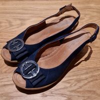 Elegante, dunkelblaue Sommerschuhe mit Keilabsatz, Grösse 40