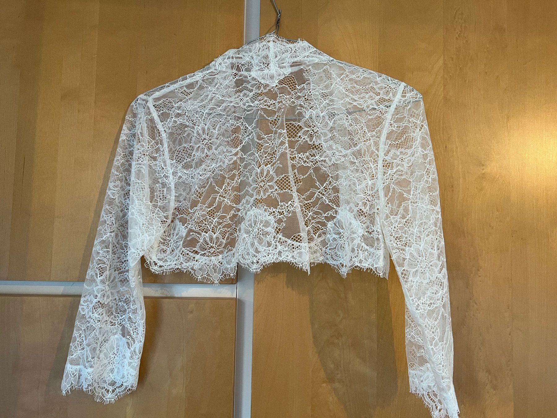 Boleros: Bolero Spitzen Hochzeit Gr 38 – Gebraucht aus Männedorf von JaLa. 3
