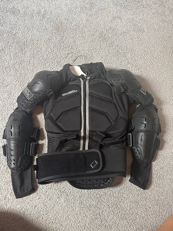 Schutz & Schoner: ONEAL Protektorenjacke Kindergrösse L  – Gebraucht aus Uttigen von extreme08