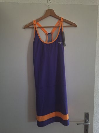 Robe de tennis Mizuno neuve avec étiquette, taille S.