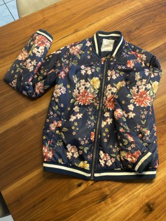 Schöne Jacke Blümchenmuster Gr. 158-164 blau