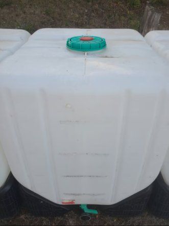 Tränken & Tröge: 20 IBC Blase Wassertank 1000l Wasserbehälter Regenwassertank – Gebraucht aus Wettingen von ray_boccia 1