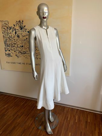 AKRIS: Extravagante weisses Kleid, 38, mit Kaufetikette 1490