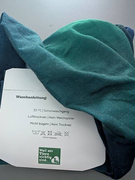 Foulard & Sciarpe: Buff, Schlauch Schal, Bandera  – Nuovo e nell'imballaggio originale da Luzern venduto da Quy 2