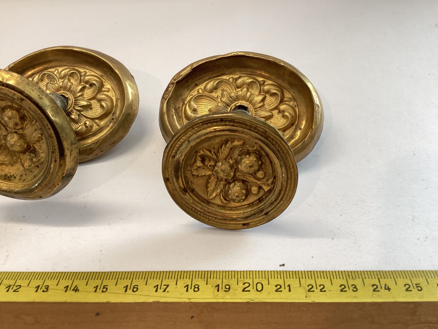 Ferramenta: Antike Messing Beschäge – Usato da Eglisau venduto da mar_5rn2 3