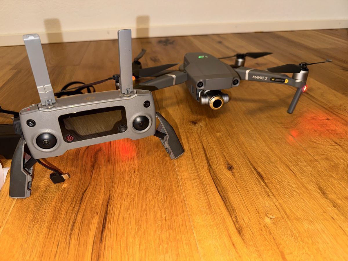 DJI Modellismo RC: Dji Mavic 2 Zoom mit Zubehör – Usato da Laupen BE venduto da WinterSnow 2