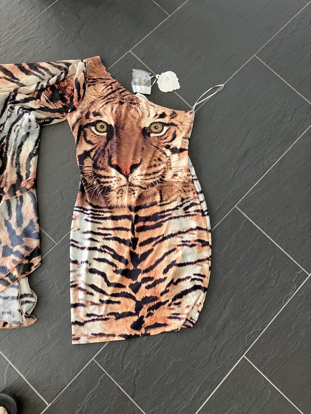 Vestiti: Neues, sexy, one Shoulder Ausgangs Kleid – Nuovo e nell'imballaggio originale da Eichberg venduto da Kati30