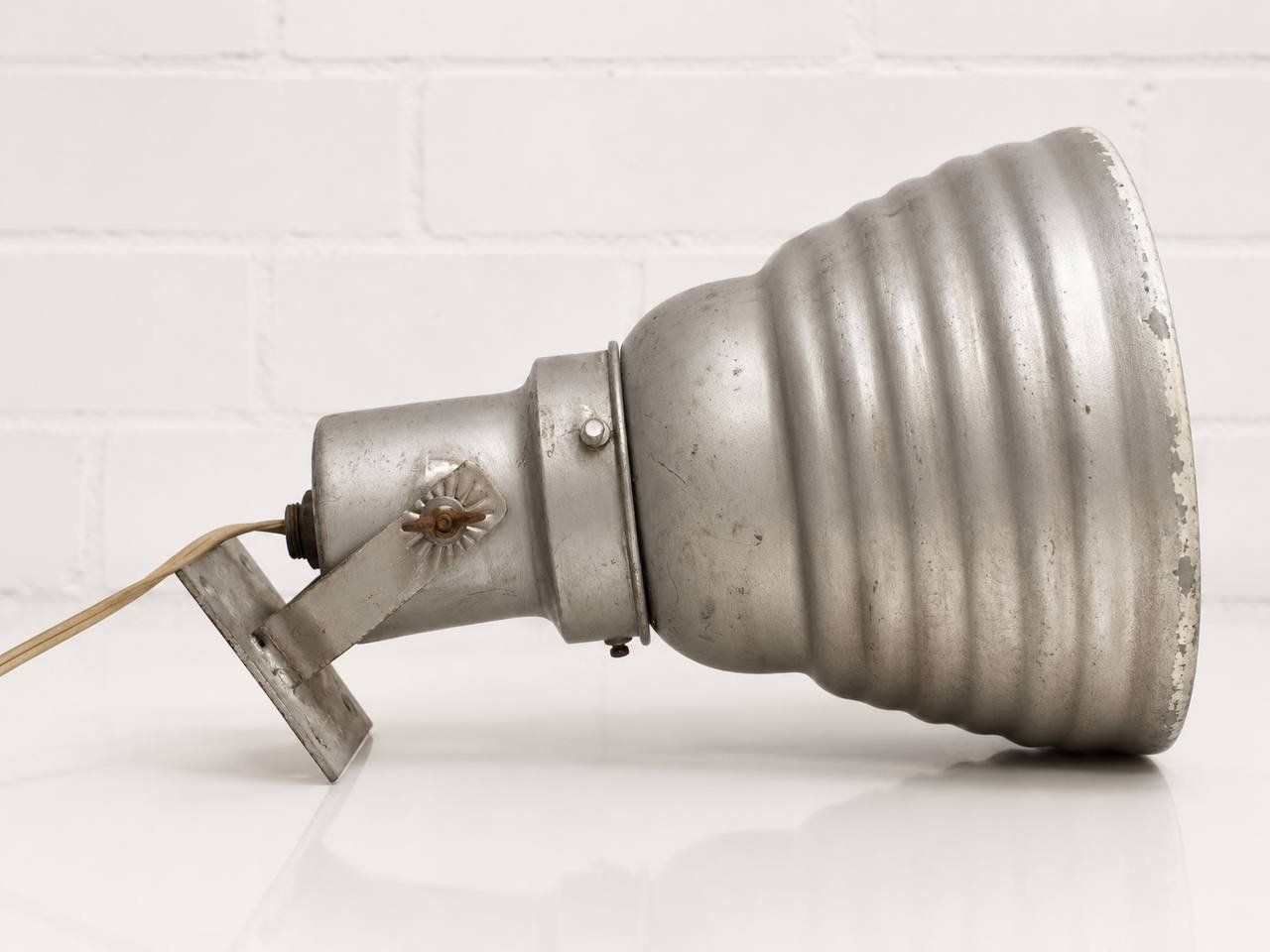 Lampade: Industrieller Wand- oder Deckenstrahler – Usato da Zürich venduto da LeMoege 6