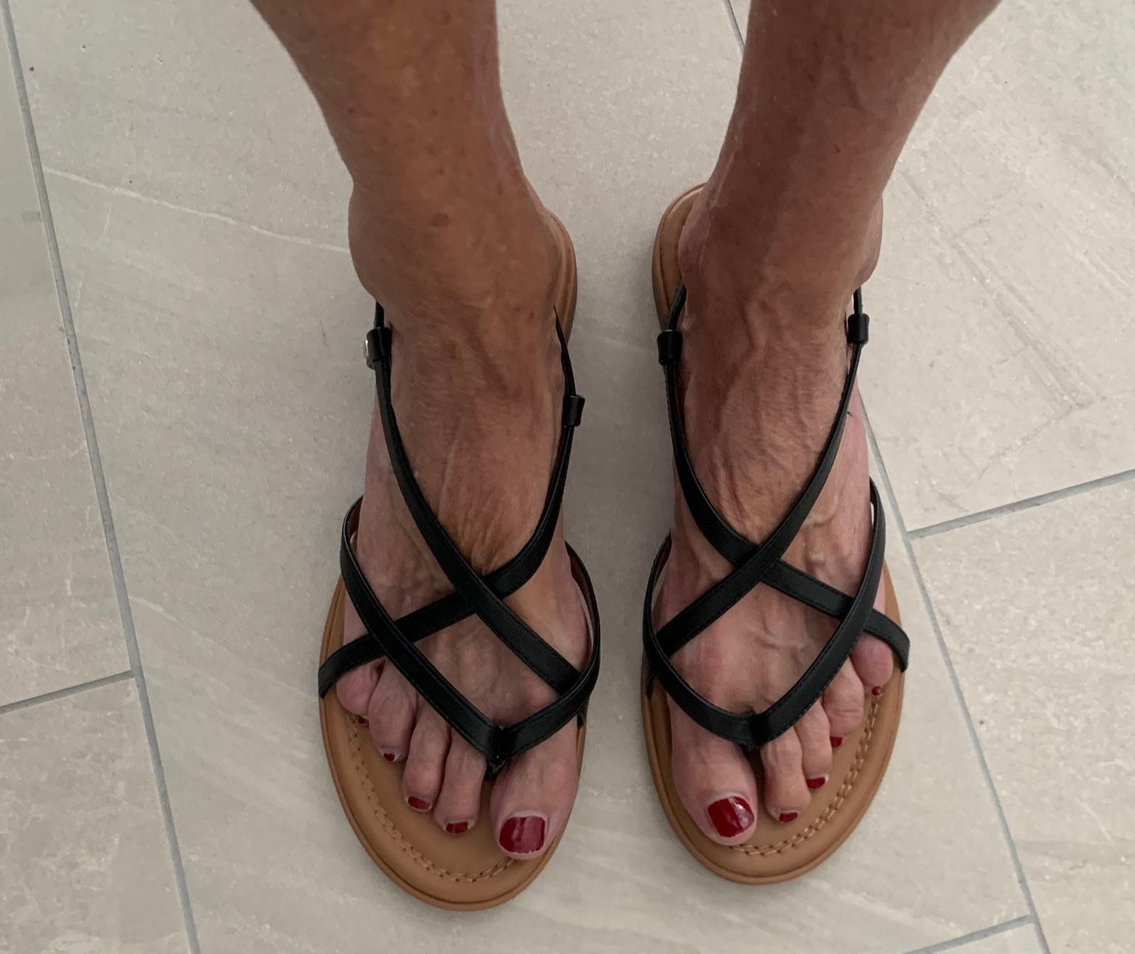 Esprit Chaussures femmes: ESPRIT Sandalen schwarz – Neuf (Voir description) à zürich par Lalelu227