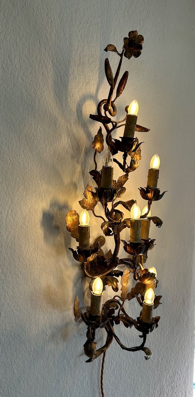 Lampade: Wunderschöne alte Wandlampe mit floralem Design – Usato da Bremgarten b. Bern venduto da Thermes 1