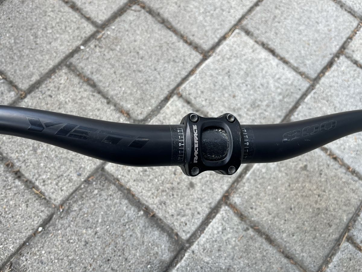 Race Face Pièces détachées: Yeti Handlebar + Race Face Stem – D'occasion à Rhäzüns par duudii