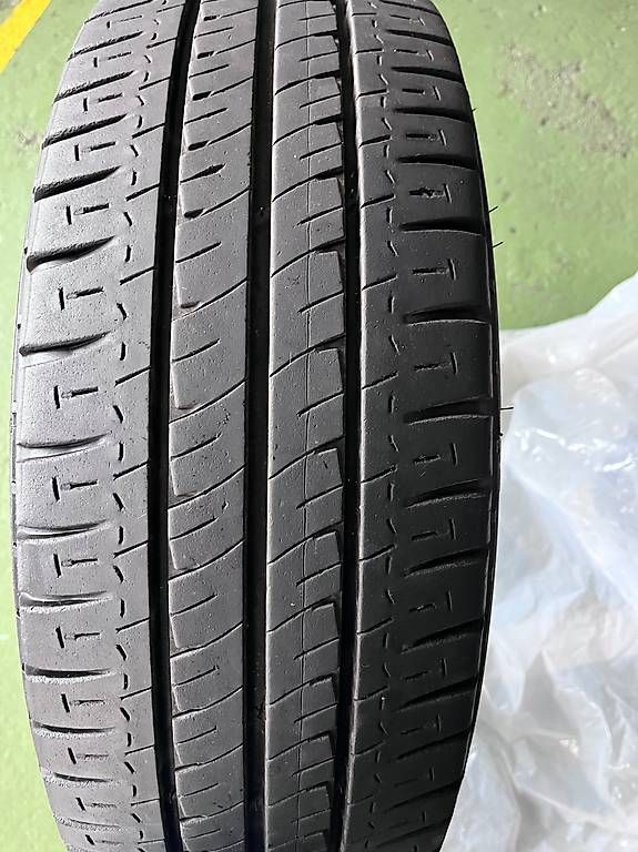 Pneumatici & Ruote complete: Sommerreifen Ford Tourneo Custom – Usato da Riehen venduto da Stainlemer