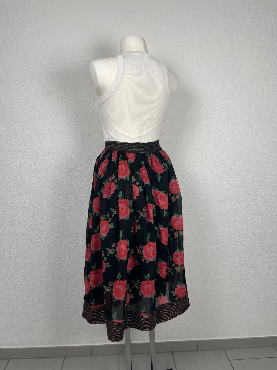 Röcke: Vintage Rose Print Midi Skirt – Gebraucht aus Knonau von Grapesvintage 1