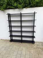 Schwarzes steck Regal, modernes Design, ideal für Zuhause!