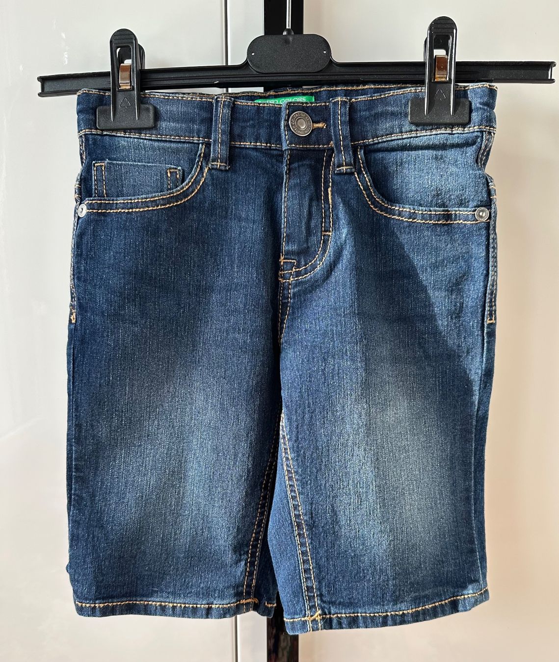 Benetton Pantaloni: 2 Bermuda in jeans Benetton – Usato da Castel San Pietro venduto da Moregi 3
