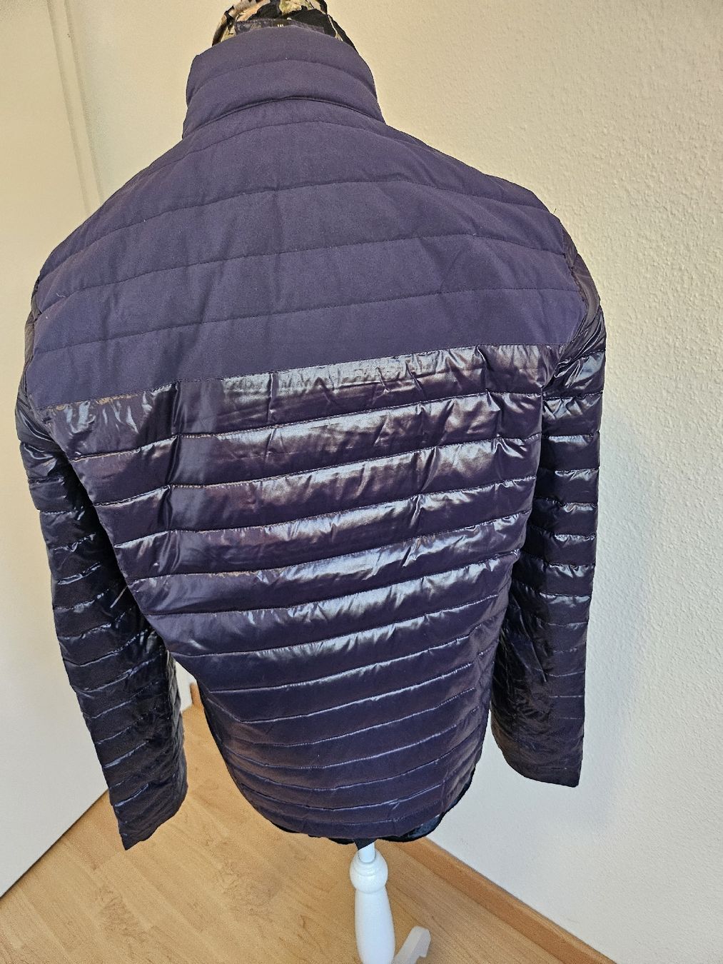 Superdry Giacche: Superdry Studios Steppjacke Grösse M Dunkelblau Daunenjacke – Usato da Degersheim venduto da wul_5vdb 1