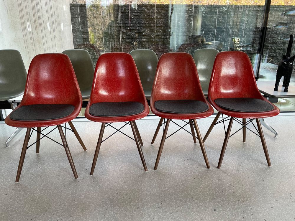 4 Eames Chairs in Terracotta Kaufen auf Ricardo