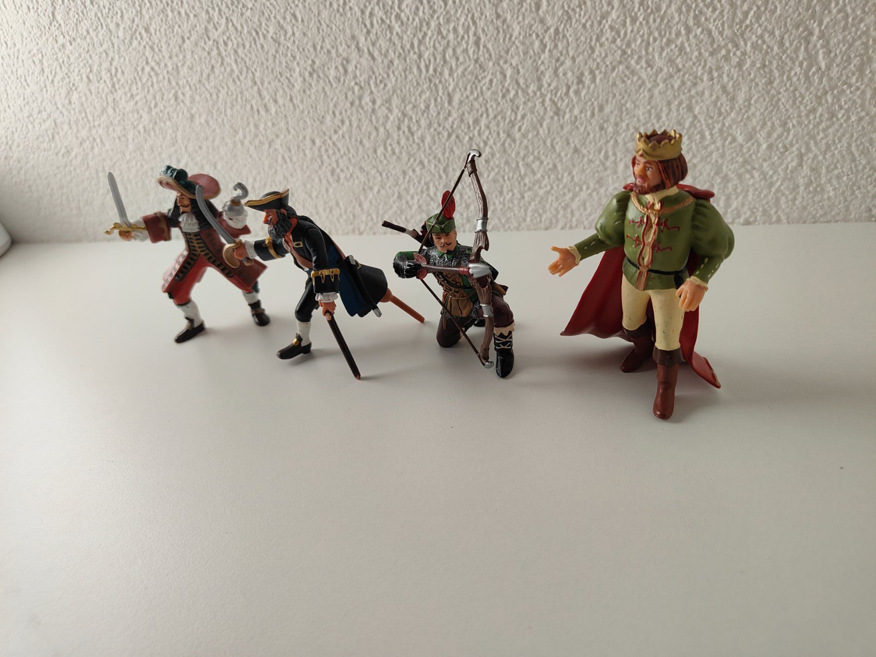 Figuren: Papo Piraten Peter Pan Captain Hook König Set – Gebraucht aus Thalwil von FigurenFreunde 2