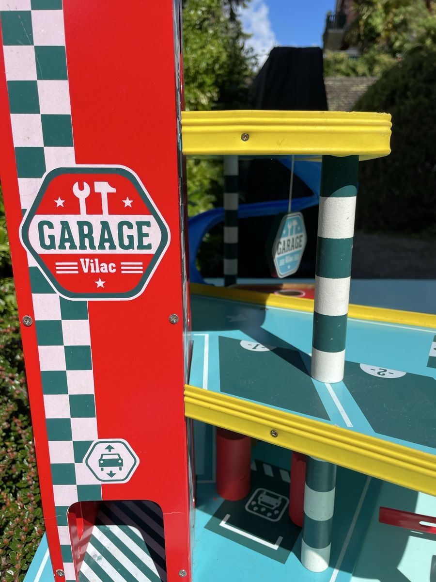 Vilac Giocattoli: Vilac Spielgarage mit Strasse – Usato da Küsnacht ZH venduto da paka06 3