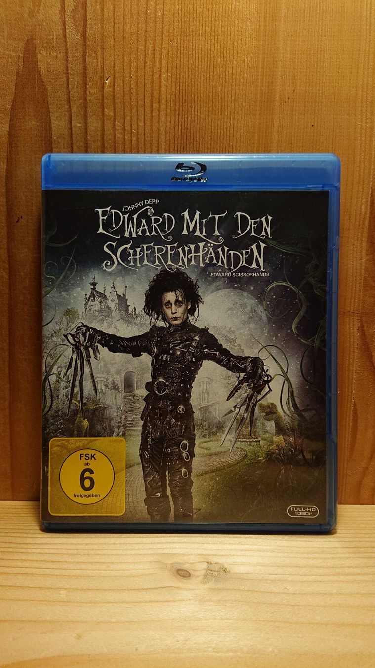 Tutti i DVDs: EDWARD MIT DEN SCHERENHÄNDEN Blu-Ray mit Johnny Depp – Usato da Wilderswil venduto da Exebub