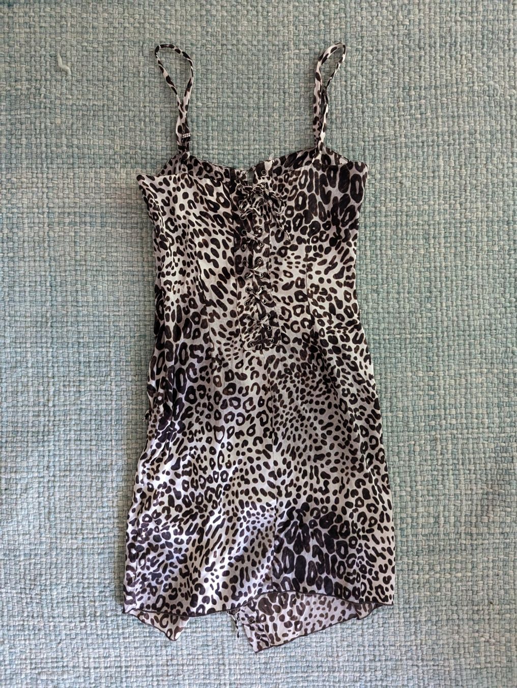 Guess Kleider: Kleid Leoprint Marke Guess, Gr. S, Neu – Neu (gemäss Beschreibung) aus Chur von Ronja777