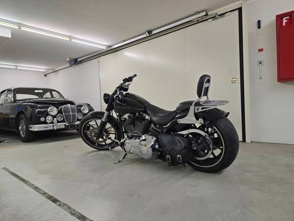Harley-Davidson Chopper: Harley-Davidson Breakout 2013 – Usato da Luzern venduto da preisguenstig24 1