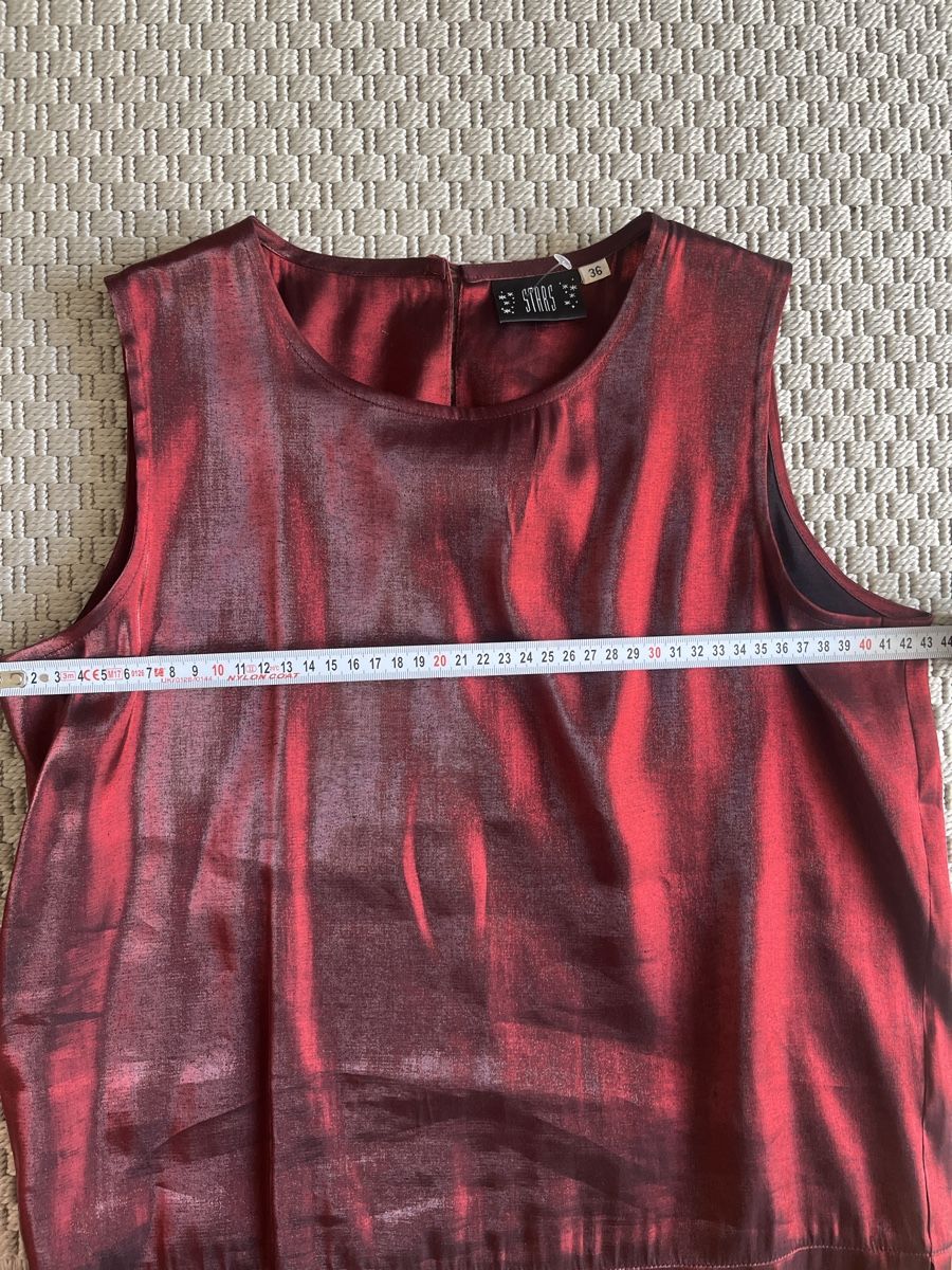 Top: Elegantes Top, rot-glänzend, 36 – Usato da Solothurn venduto da Bobesch08 4