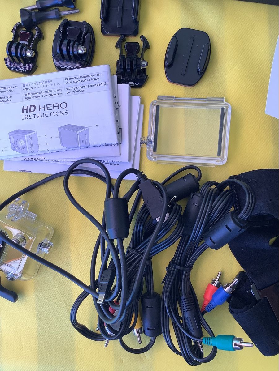 Videocamere: GoPro        2 caméras avec accessoires  – Usato da Chernex venduto da Paul096 7