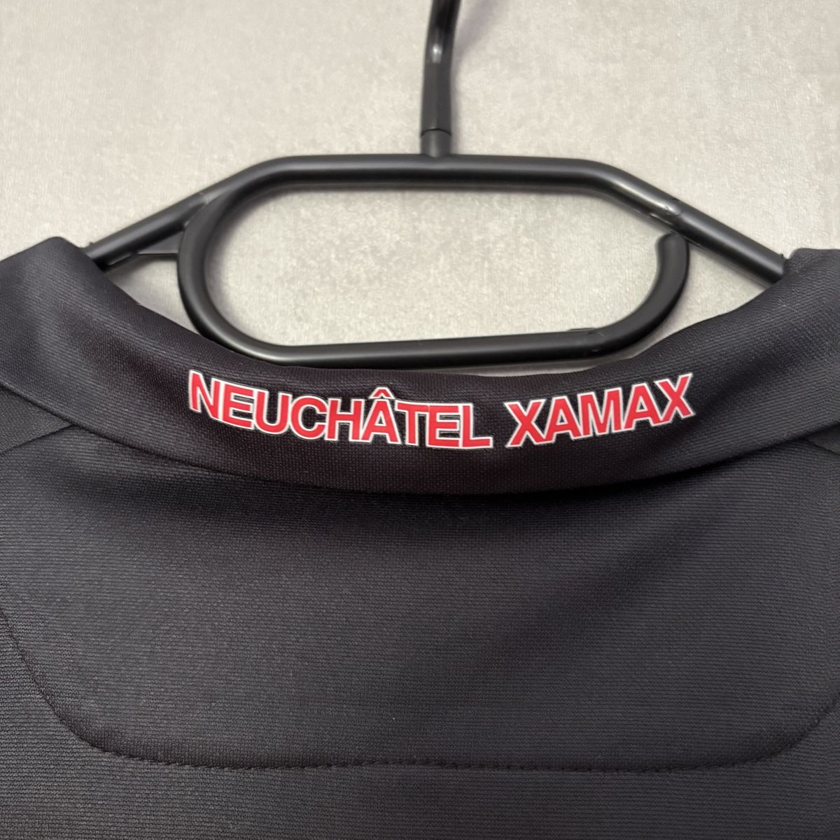 Umbro Canottiere & Pantaloni: Neuchatel Xamax Trikot Umbro Paito – Usato da Winterthur venduto da LaBodega 9