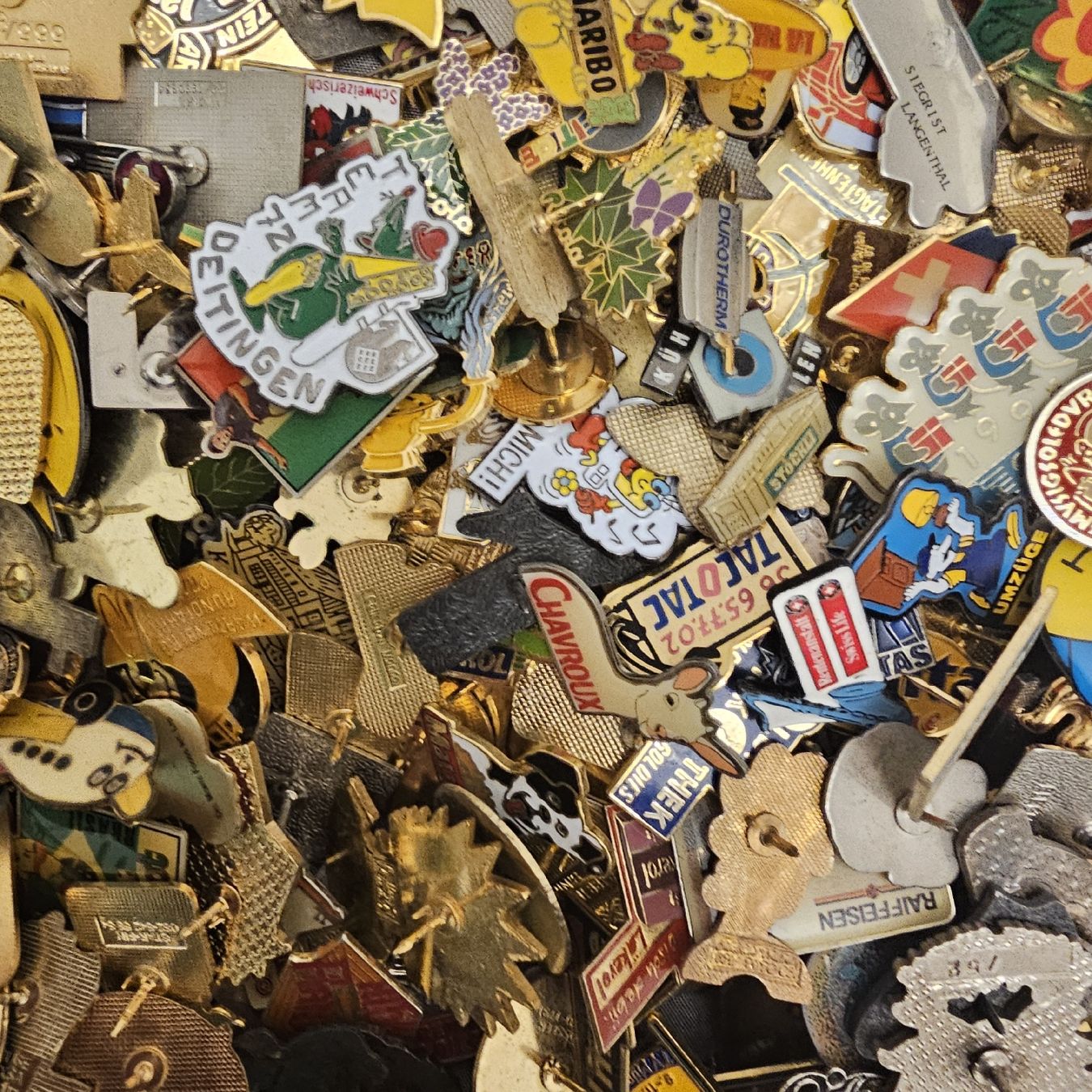 Placchette & Badge: 100 pin konvolut diverse – Usato da wolfhalden venduto da 46464646 1