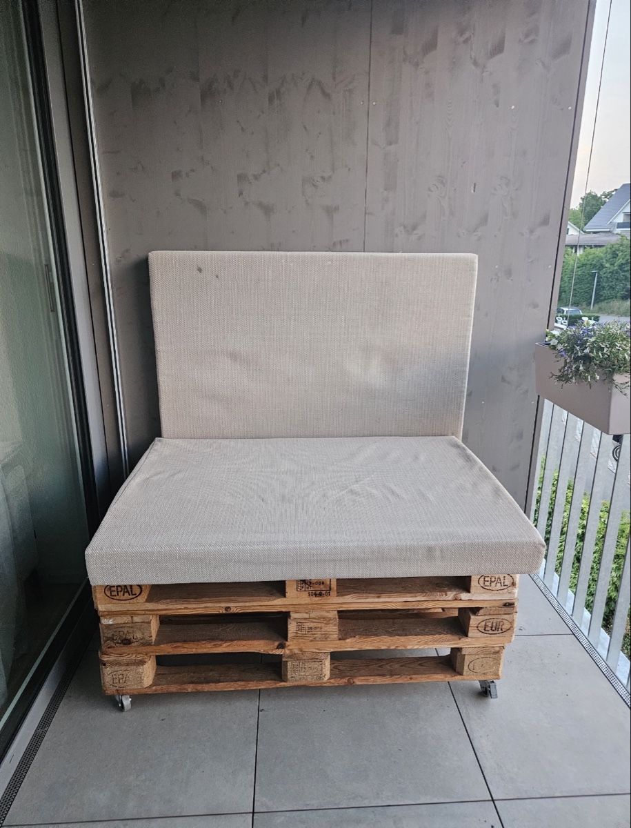 Divani: Palettensofa mit Sitzauflage beige – Usato da Ottenbach venduto da hen_xdz8