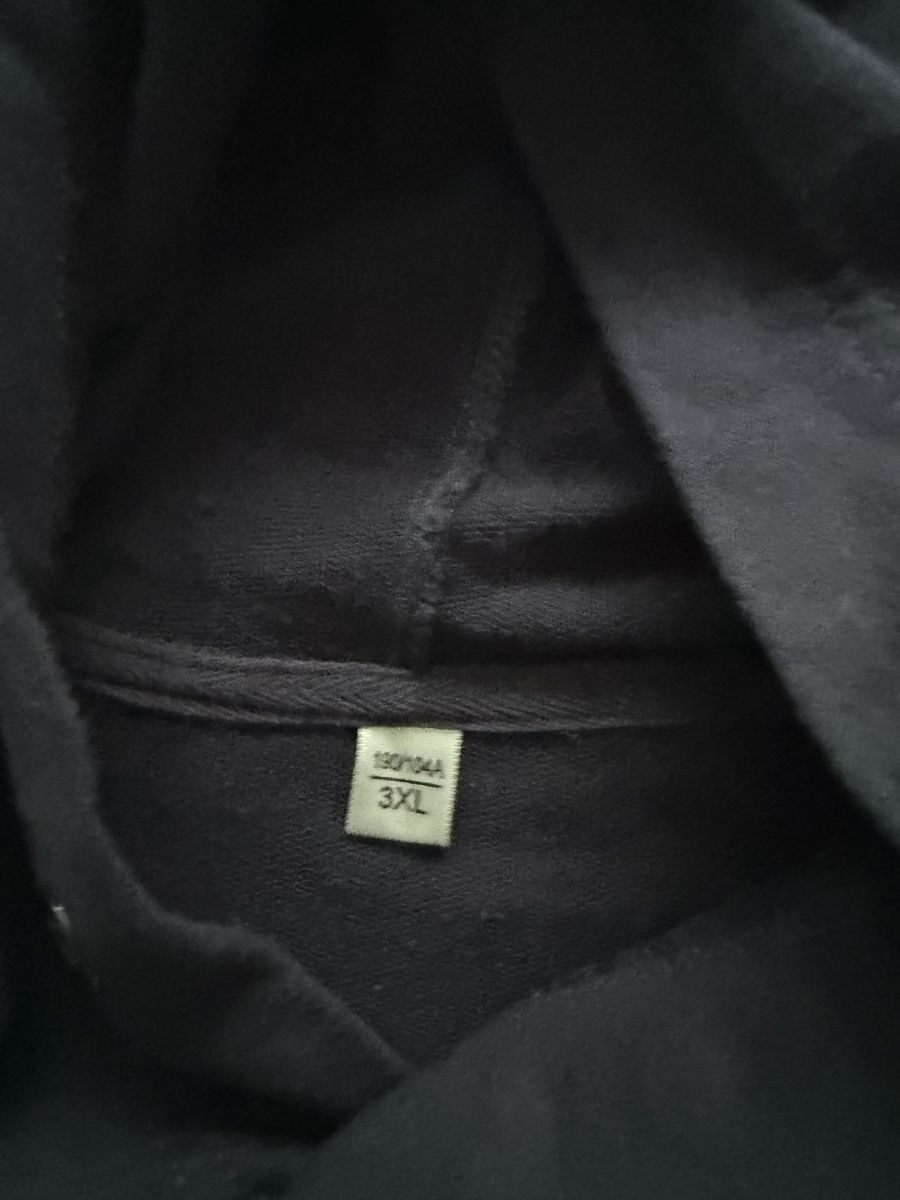 Maglioni & Felpe: Sweat à capuche blue foncé    – Nuovo (secondo la descrizione) da Genève venduto da len_5q5n 2