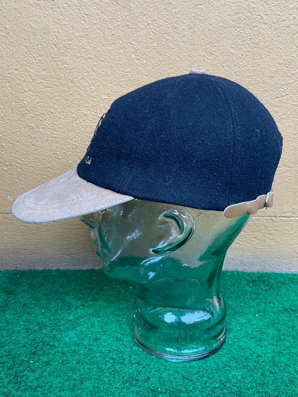 Copricapi, berretti & cappellini: Vintage 90s Cap Jasper canarder Leather & Wool, embrodery – Usato da Zürich venduto da le_souk 1
