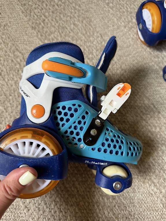 Pattini in linea & Pattini a rotelle: Kinder-Rollschuhe  – Usato da Uitikon Waldegg venduto da ollka 1
