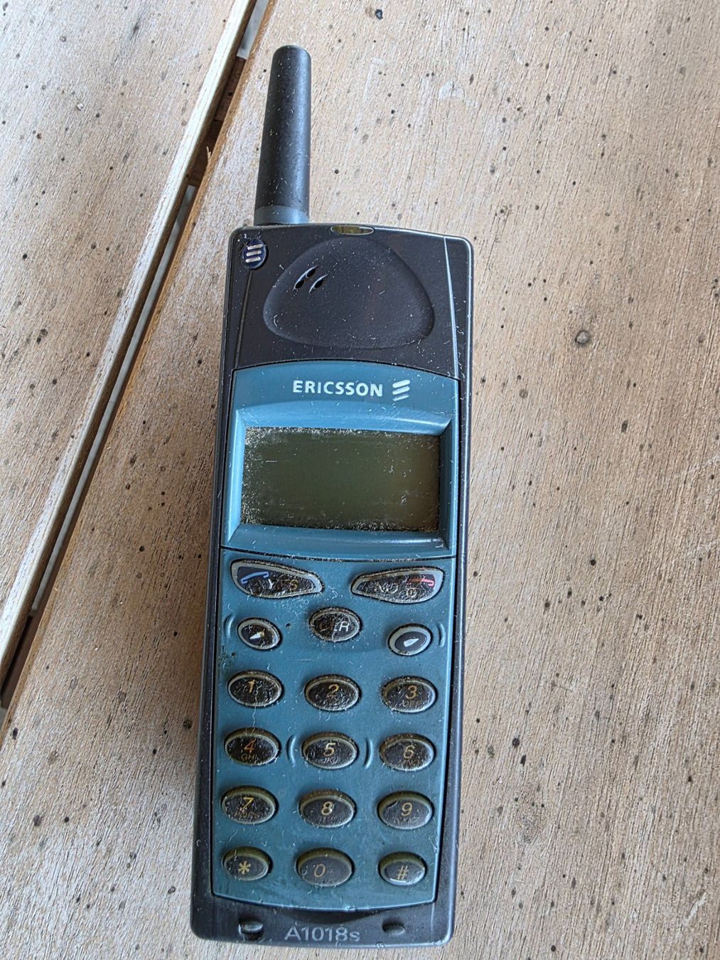Ericsson Telefoni cellulari / Smartphones: Vintage Handy Telefon Ericsson A1018s – Difettoso da Walterswil BE venduto da Lonitti 1