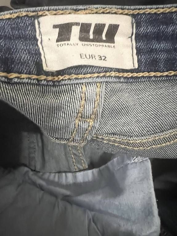 Jeans: Jeans di Tally Weijl – Gebraucht aus Sementina von lev_6rjj 2