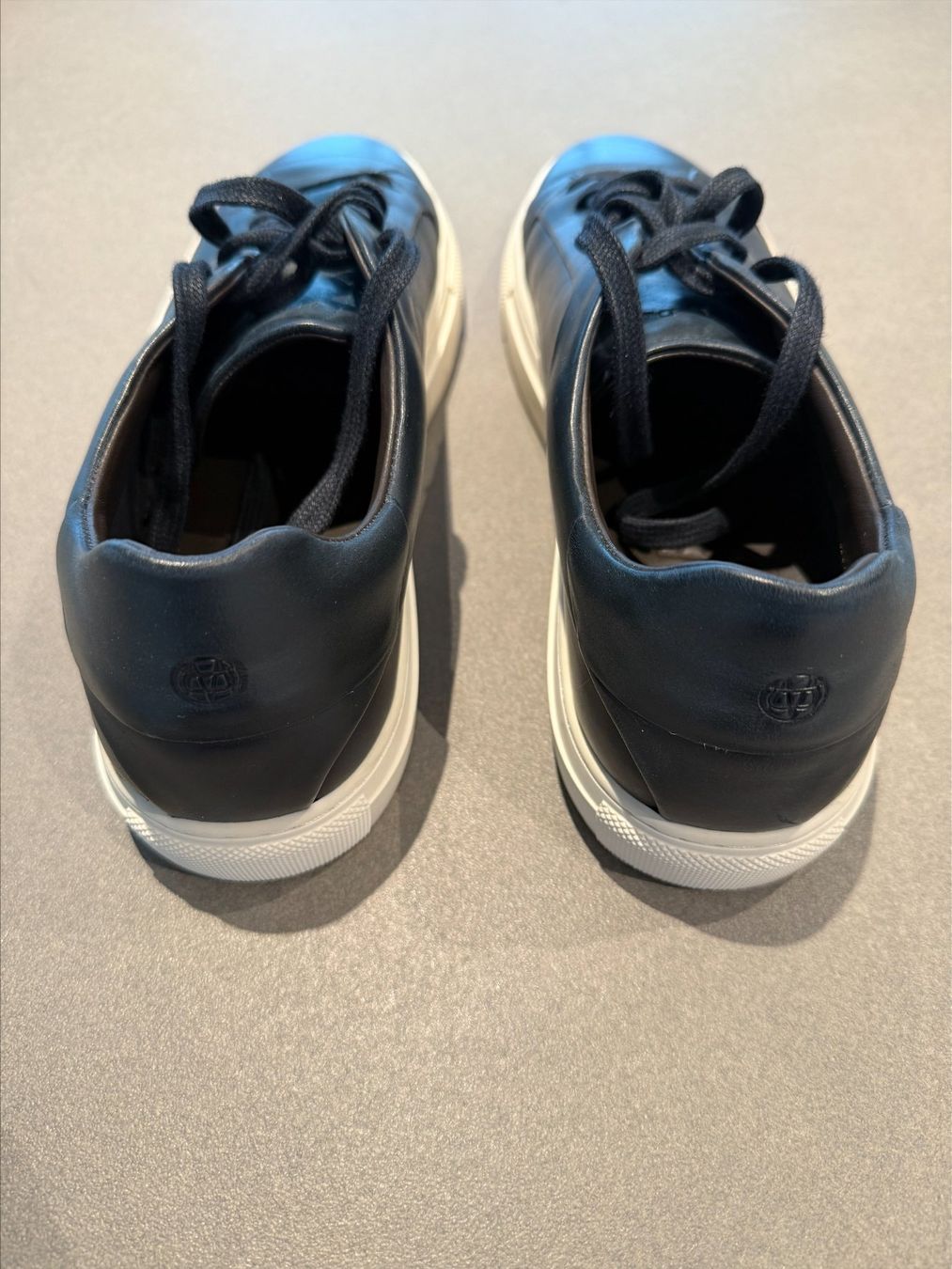 Massimo Dutti Scarpe da uomo: Massimo Dutti Sneaker (Glattleder, Grösse 43) – Usato da Rain venduto da SRIC01 2