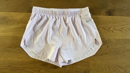 Nike Damen Running-/Fitnessshorts in Sommerfarbe Gr. S