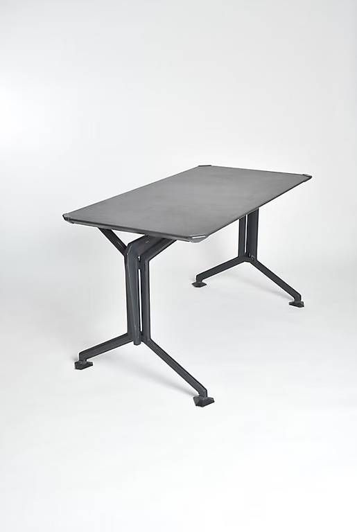 Tavoli: Olivetti "Arco" Tisch – Usato da Zürich venduto da IndividumCH