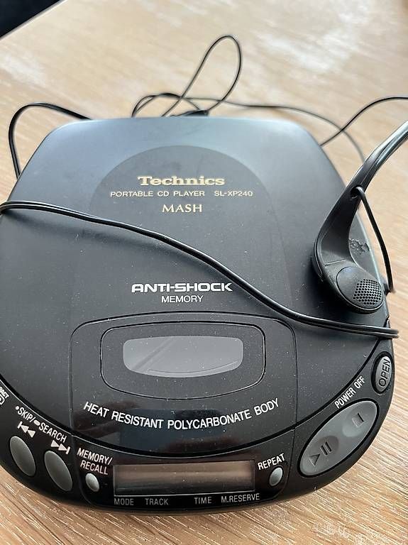 Lecteur media portable: CD Player Technics SL-XP240 MASH, portabel – D'occasion à Basel par thi0ja 1